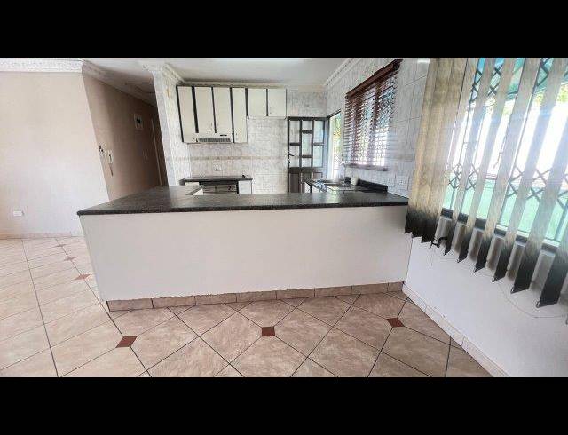 3 BEDROOM TOWNHOUSE FOR SALE IN UMHLATUZANA
